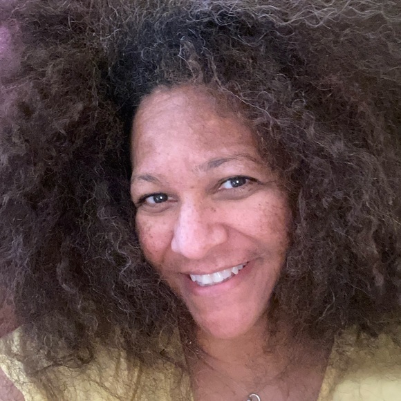 Meet your Posher, Kim - Picture 3 of 8